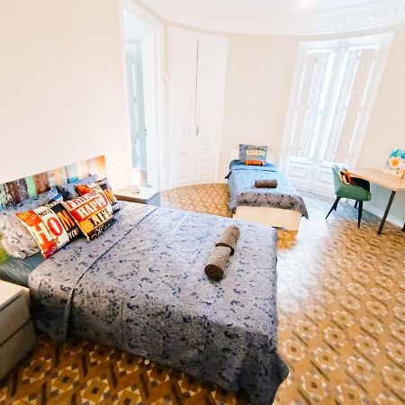 By Plaza Catalunya Rooms Barcelona Exterior photo