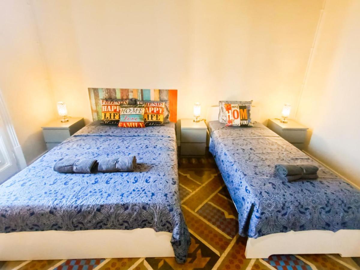 By Plaza Catalunya Rooms Barcelona Exterior photo